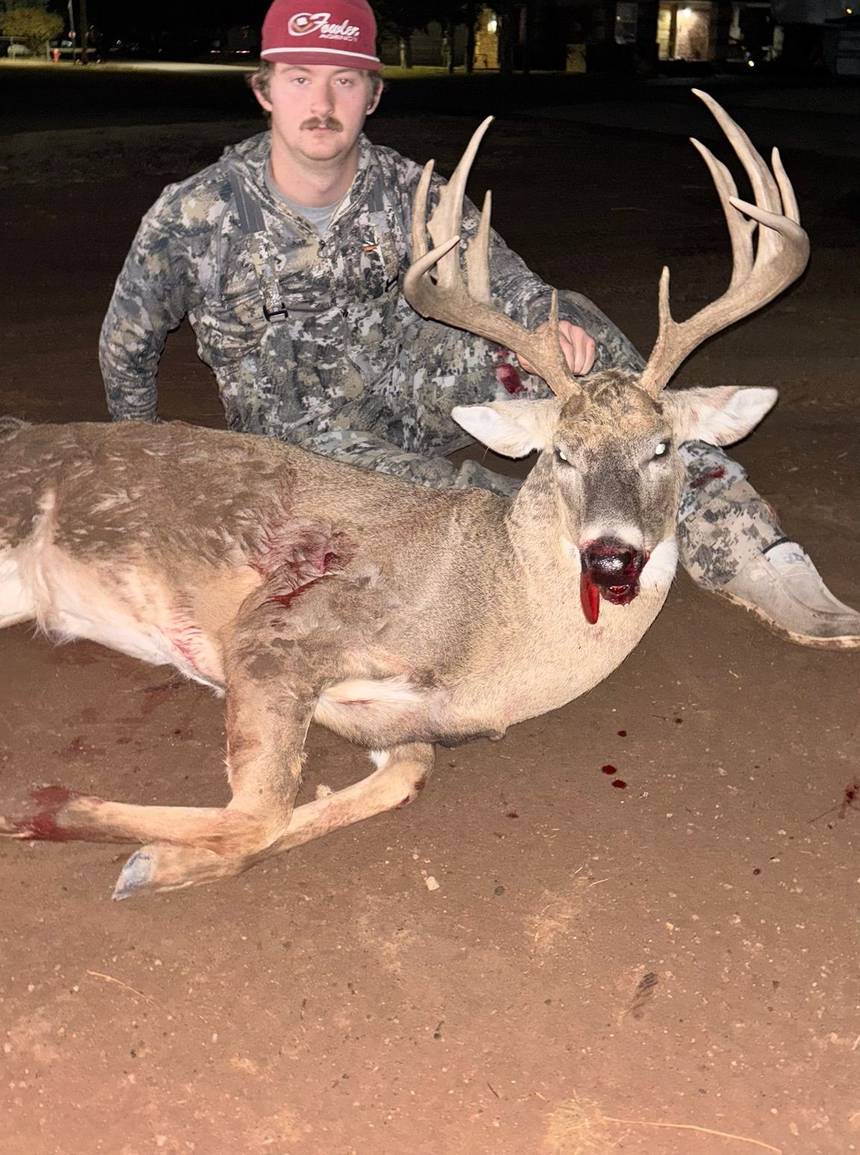 Whitetail deer hunt with Bitter Creek Outfitters in southwest Oklahoma